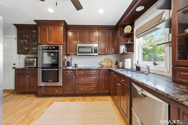 20 Timber Lane, New Milford, CT 06776