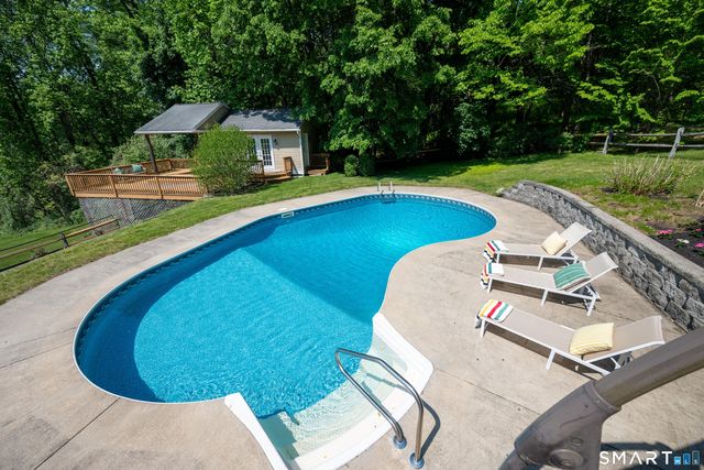 20 Timber Lane, New Milford, CT 06776