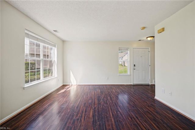 3856 Lasalle Dr Apt 106, Virginia Beach, VA 23453
