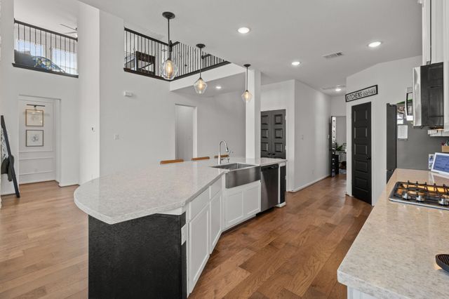 9718 Colonial Downs Drive, Mont Belvieu, TX 77523