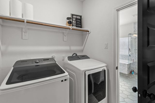 9718 Colonial Downs Drive, Mont Belvieu, TX 77523