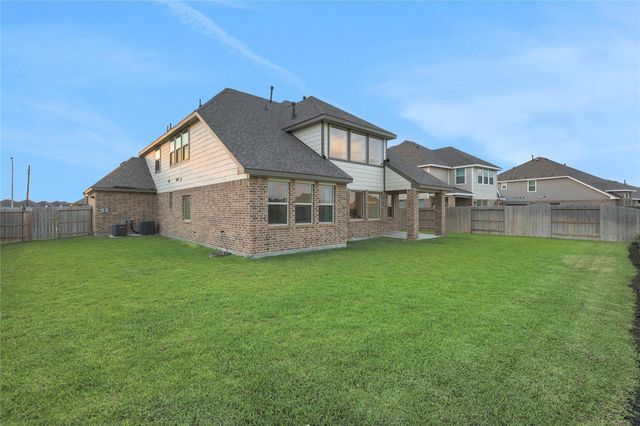 9718 Colonial Downs Drive, Mont Belvieu, TX 77523