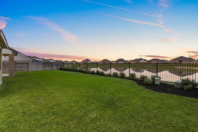 9718 Colonial Downs Drive, Mont Belvieu, TX 77523