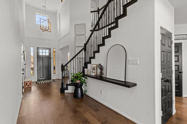 9718 Colonial Downs Drive, Mont Belvieu, TX 77523