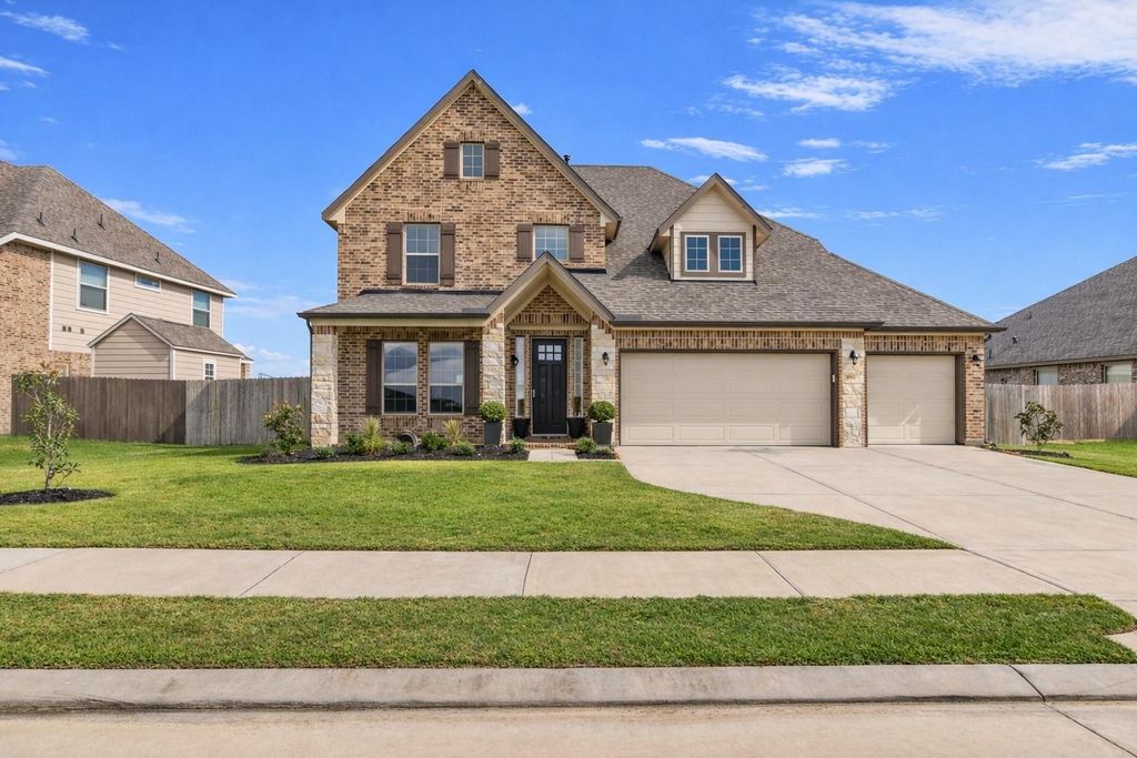 9718 Colonial Downs Drive, Mont Belvieu, TX 77523