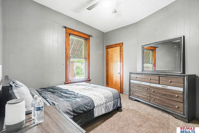 1435 S 11th Street, Omaha, NE 68108