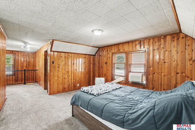 1435 S 11th Street, Omaha, NE 68108