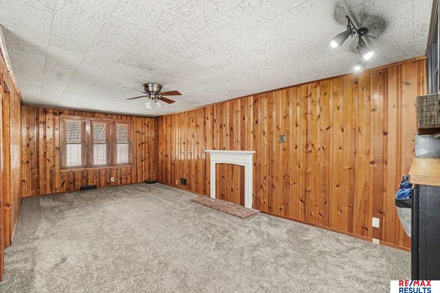 1435 S 11th Street, Omaha, NE 68108