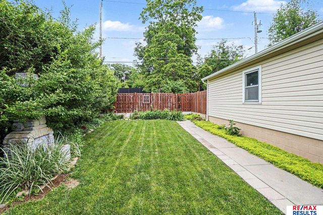 1435 S 11th Street, Omaha, NE 68108