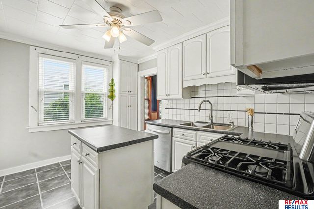 1435 S 11th Street, Omaha, NE 68108