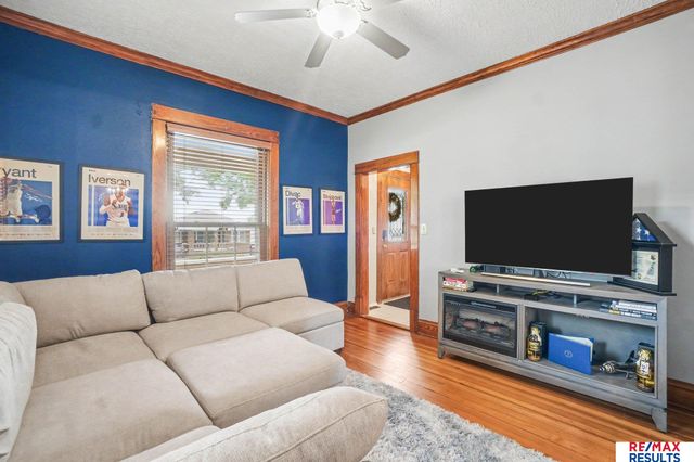1435 S 11th Street, Omaha, NE 68108