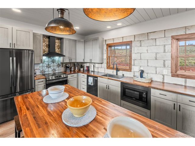 31 Buzzsaw Ln, Fairplay, CO 80440