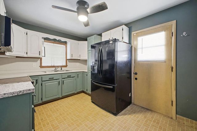 2610 Parallel Avenue, St Joseph, MO 64506