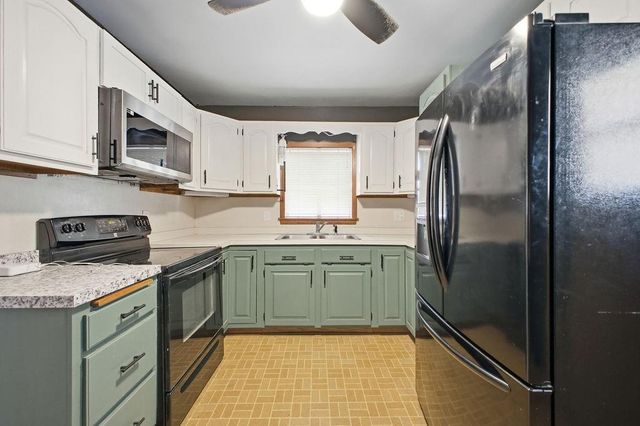 2610 Parallel Avenue, St Joseph, MO 64506