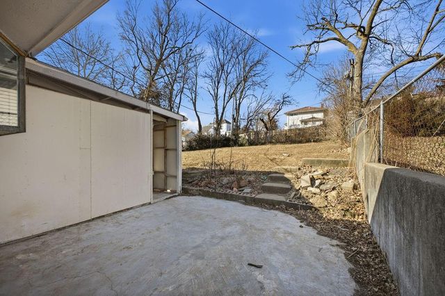 2610 Parallel Avenue, St Joseph, MO 64506