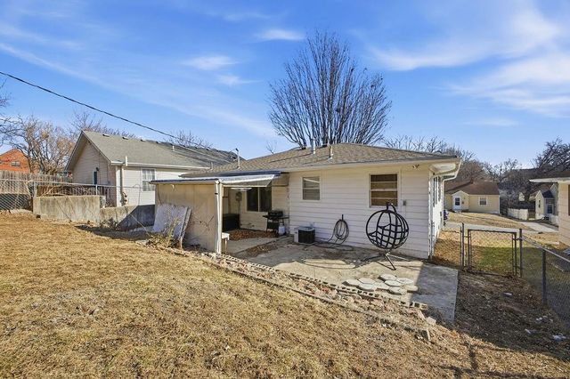 2610 Parallel Avenue, St Joseph, MO 64506