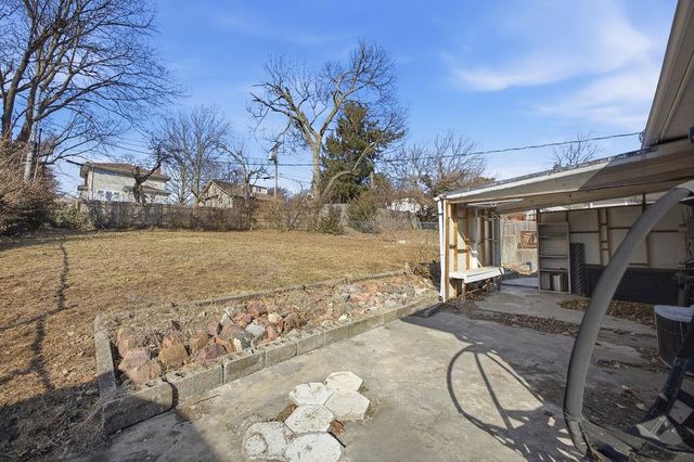 2610 Parallel Avenue, St Joseph, MO 64506