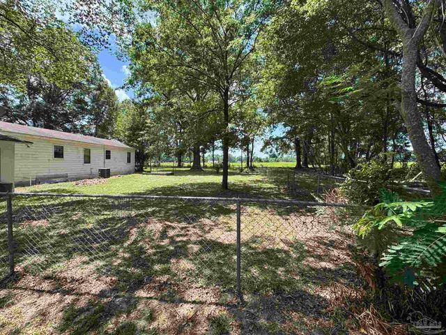 7231 Ridge Rd, Brewton, AL 36426