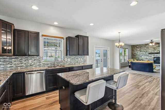 1628 Ballyganner Drive, Avon, IN 46123