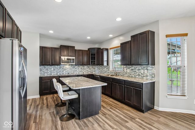 1628 Ballyganner Drive, Avon, IN 46123