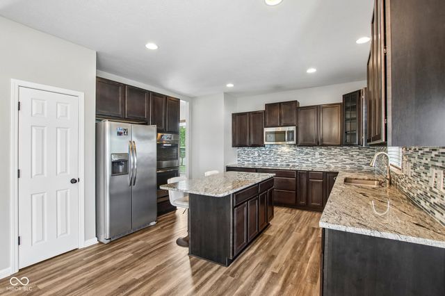 1628 Ballyganner Drive, Avon, IN 46123