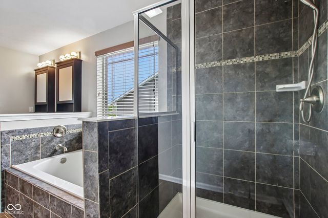 1628 Ballyganner Drive, Avon, IN 46123