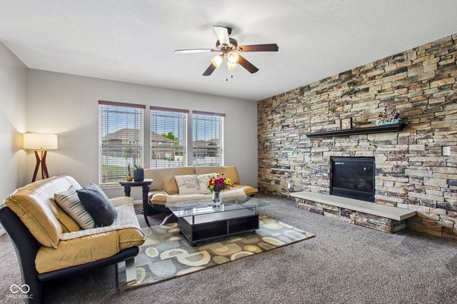 1628 Ballyganner Drive, Avon, IN 46123