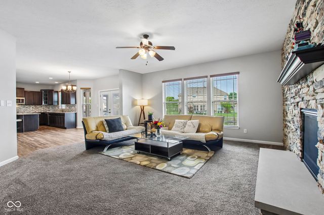 1628 Ballyganner Drive, Avon, IN 46123