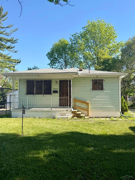 2431 Ledyard Street, Saginaw, MI 48601