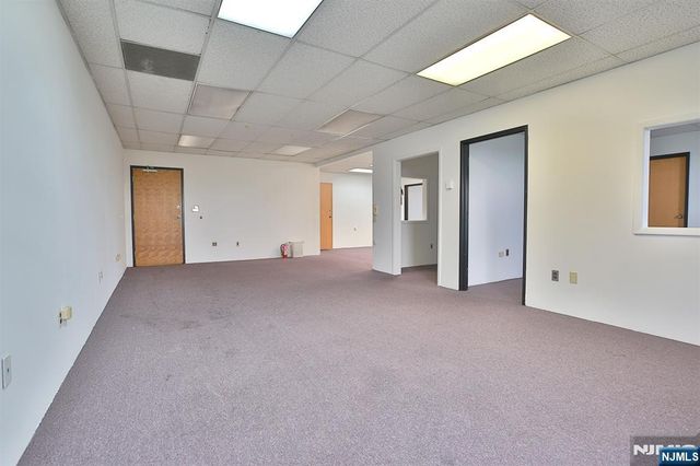 605 Broad Avenue 204, Ridgefield, NJ 07657