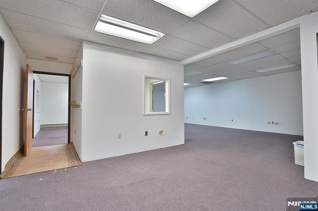 605 Broad Avenue 204, Ridgefield, NJ 07657