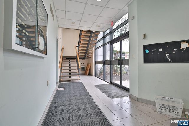 605 Broad Avenue 204, Ridgefield, NJ 07657