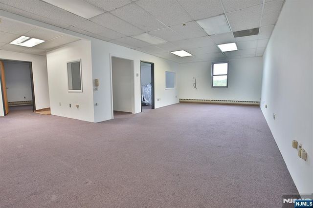 605 Broad Avenue 204, Ridgefield, NJ 07657