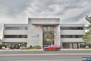 605 Broad Avenue 204, Ridgefield, NJ 07657