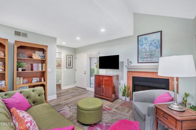 210 E Walnut Avenue J, Monrovia, CA 91016