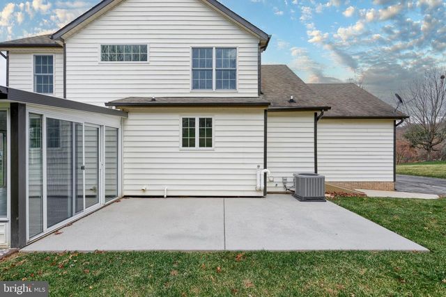 14 KRATZ RD, Shrewsbury, PA 17361