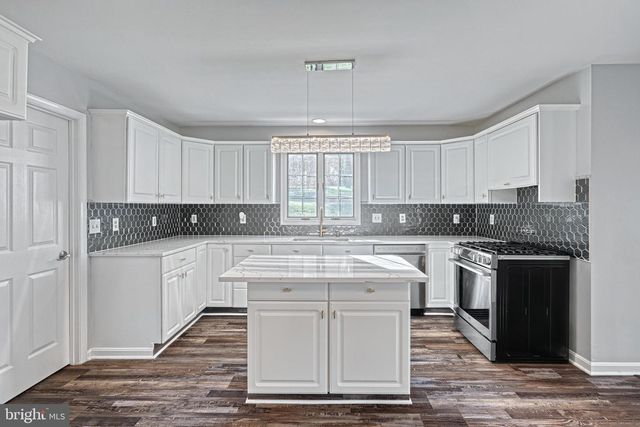 14 KRATZ RD, Shrewsbury, PA 17361