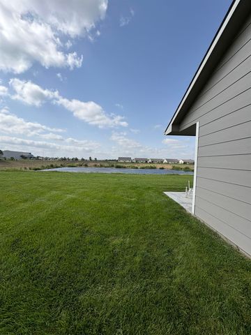 2817 W 55th St N Ct, Wichita, KS 67204