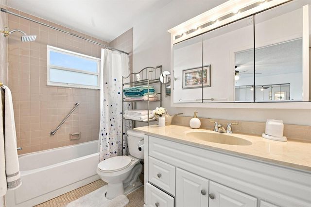4830 NW 4th Street A, Delray Beach, FL 33445