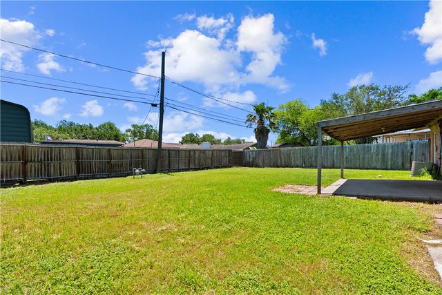 938 Woodlawn Dr, Corpus Christi, TX 78412