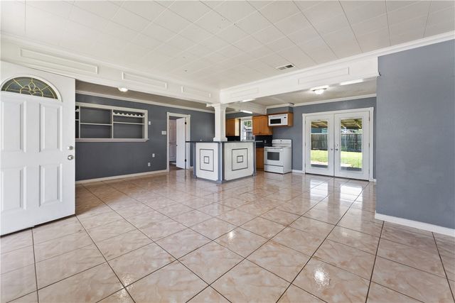 938 Woodlawn Dr, Corpus Christi, TX 78412