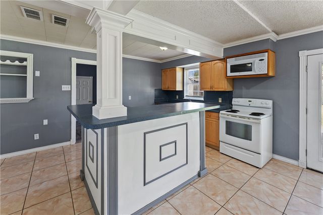 938 Woodlawn Dr, Corpus Christi, TX 78412
