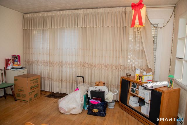 66 Redding Street, Hartford, CT 06114