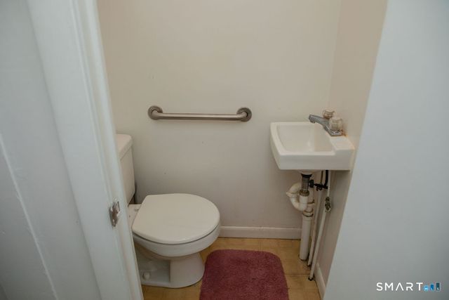 66 Redding Street, Hartford, CT 06114