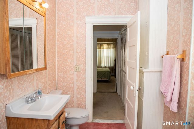 66 Redding Street, Hartford, CT 06114