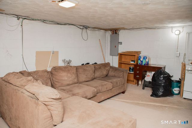 66 Redding Street, Hartford, CT 06114