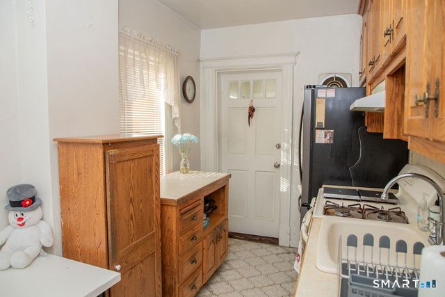 66 Redding Street, Hartford, CT 06114