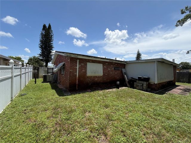 4721 NW 41st Place, Lauderdale Lakes, FL 33319