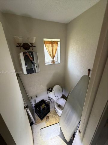 4721 NW 41st Place, Lauderdale Lakes, FL 33319