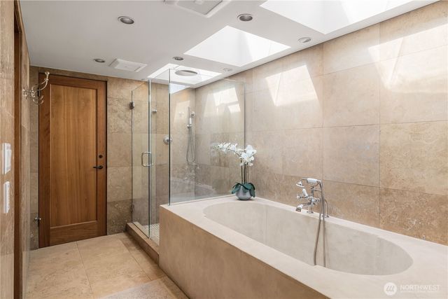 842 W Lake Sammamish Parkway SE, Bellevue, WA 98008